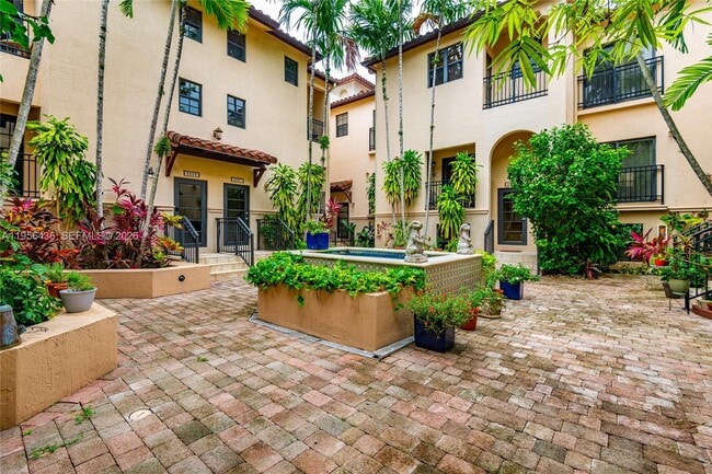 property at 2819 Coconut Ave