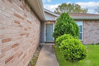 2402 Blue Mist Ct in Sugar Land, TX - Building Photo - Building Photo