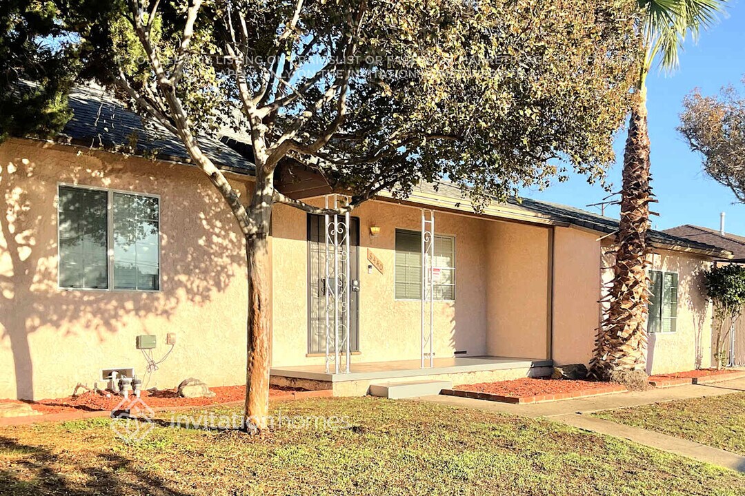 8440 Hazeltine Ave in Los Angeles, CA - Building Photo