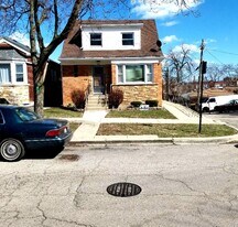 2315 N Merrimac Ave in Chicago, IL - Building Photo