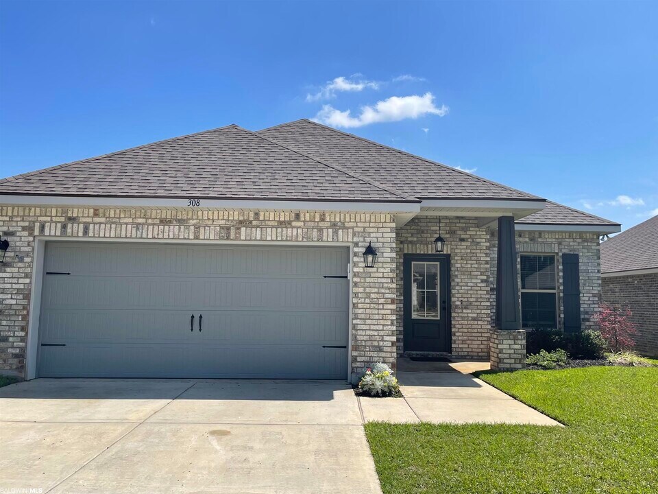 308 Bronze St in Fairhope, AL - Building Photo