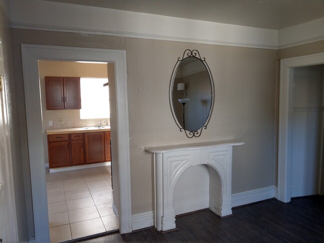 2909 Myrtle St, Unit 2907.5 in Oakland, CA - Foto de edificio - Building Photo