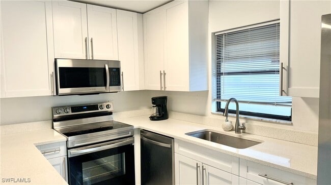 17989 San Juan Ct SE in Ft. Myers, FL - Building Photo - Building Photo