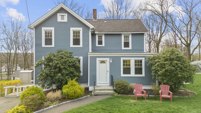 240 Kenwood Ave, Unit 1 in Hamden, CT - Building Photo - Building Photo