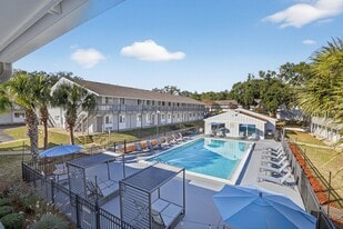 Seminole Flatts in Tallahassee, FL - Building Photo