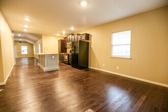 1334 S Florence Ave in Springfield, MO - Building Photo - Building Photo