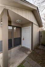 318 W William Cannon Dr-Unit -B in Austin, TX - Building Photo - Building Photo
