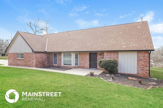 2101 Westridge Dr in Edmond, OK - Building Photo - Building Photo