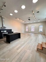 53 3rd St in Troy, NY - Building Photo