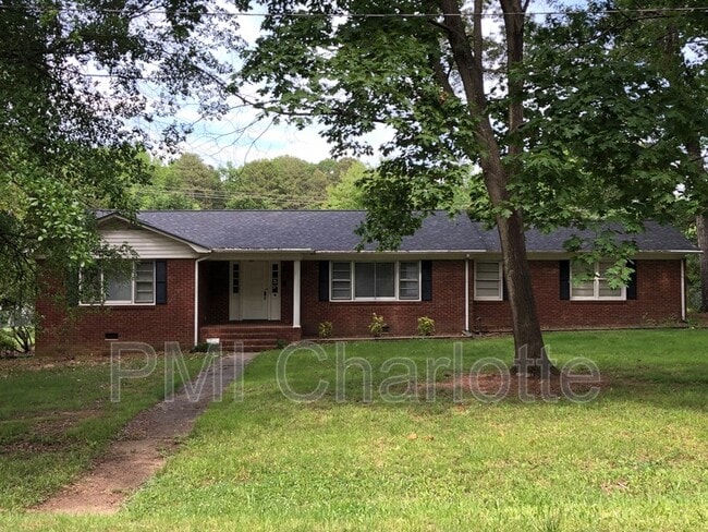 property at 128 Woodlynn Dr