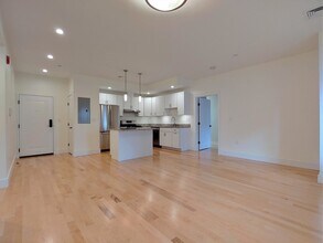 2499 Washington St, Unit 3C in Boston, MA - Foto de edificio - Building Photo
