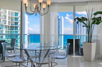 200 Sunny Isles Blvd in Sunny Isles Beach, FL - Foto de edificio - Building Photo