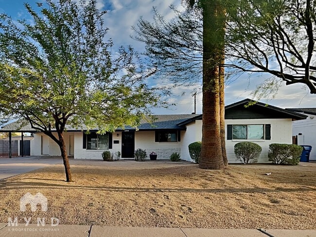 property at 1544 W 6th St