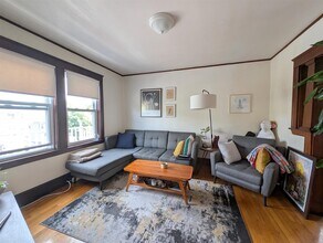 998 Broadway, Unit #3 in Somerville, MA - Building Photo - Building Photo