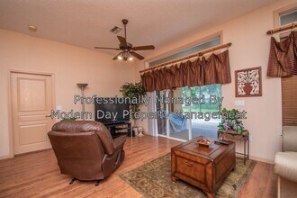14211 Spring Hill Dr in Spring Hill, FL - Building Photo - Building Photo