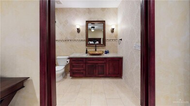 11 Gardenia Cir in McAllen, TX - Building Photo - Building Photo