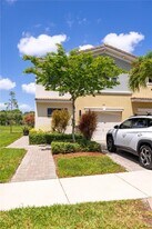 345 NE 194th Ln in Miami, FL - Building Photo