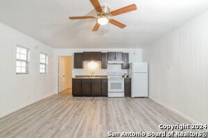 215 Greenlawn Ave in Pleasanton, TX - Building Photo - Building Photo