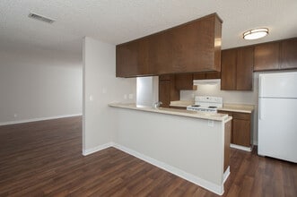 Woodside Park in Salinas, CA - Building Photo - Building Photo