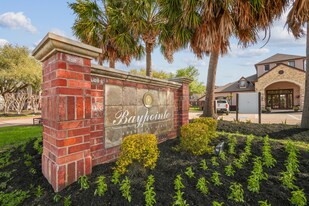 Baypointe Apartments in Webster, TX - Building Photo