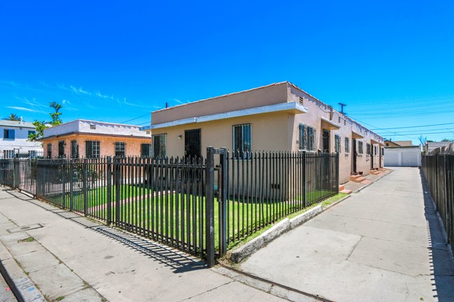 4 UNITS IN AVALON GARDENS in Los Angeles, CA - Building Photo - Other