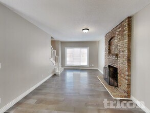 11893 Dunhill Rd in Eden Prairie, MN - Building Photo - Building Photo