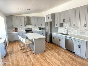 1703 W Lane Ave in Phoenix, AZ - Building Photo - Building Photo