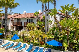 Villas Mallorca in La Jolla, CA - Foto de edificio - Building Photo