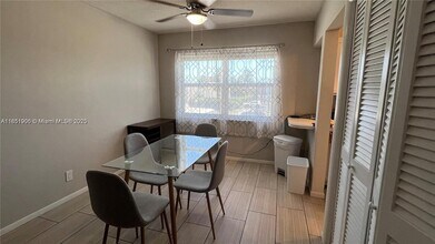 941 Crystal Lake Dr, Unit 208 in Pompano Beach, FL - Building Photo - Building Photo