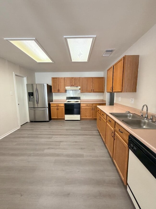 9742 Misty Plain Dr in San Antonio, TX - Building Photo - Building Photo