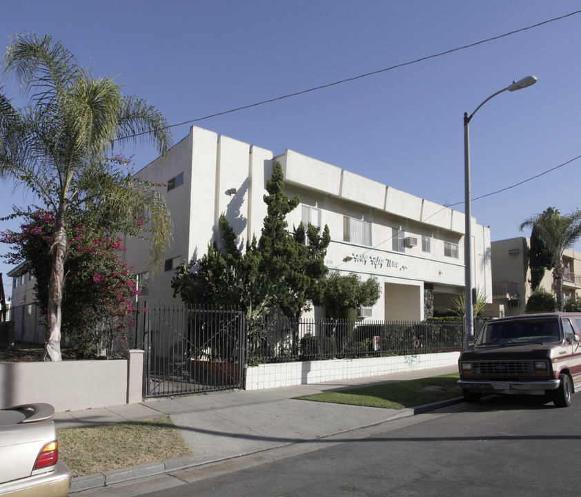 4053 Marathon St in Los Angeles, CA - Building Photo