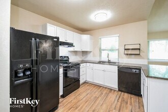333 E Springdale Ln in Grand Prairie, TX - Building Photo - Building Photo
