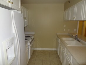 45707 N Stonewood Rd in Canton, MI - Foto de edificio - Building Photo