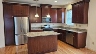 304 Canter Ct in Goshen, NY - Building Photo