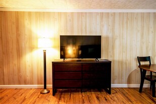 90 Faulkner Rd in Elkins, WV - Building Photo