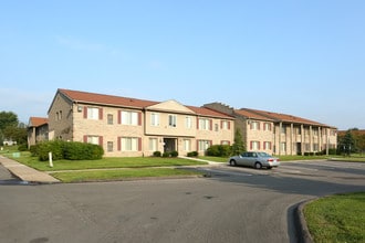 Woodridge Apartments in Livonia, MI - Foto de edificio - Building Photo