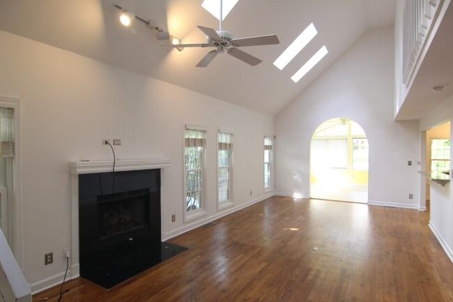 1448 Cartecay Dr NE in Atlanta, GA - Building Photo - Building Photo