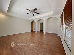 15107 Dawnbrook Dr in Houston, TX - Building Photo - Building Photo