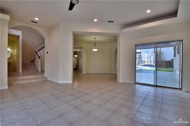 1104 Rio Balsas St in Mission, TX - Foto de edificio - Building Photo