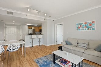 777 7th St NW, Unit 1014 in Washington, DC - Building Photo - Building Photo