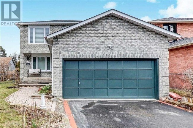 property at 160 Twyn Rivers Dr