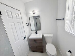 254 E Dania Beach Blvd in Dania Beach, FL - Building Photo - Building Photo