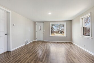 700 Clinton St in Lockport, IL - Building Photo - Building Photo