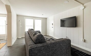 114 Redan St-Unit -2 in Houston, TX - Foto de edificio - Building Photo