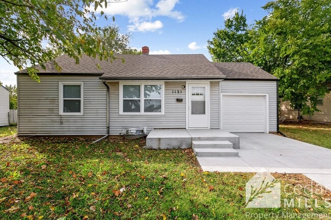 property at 1121 Glendale