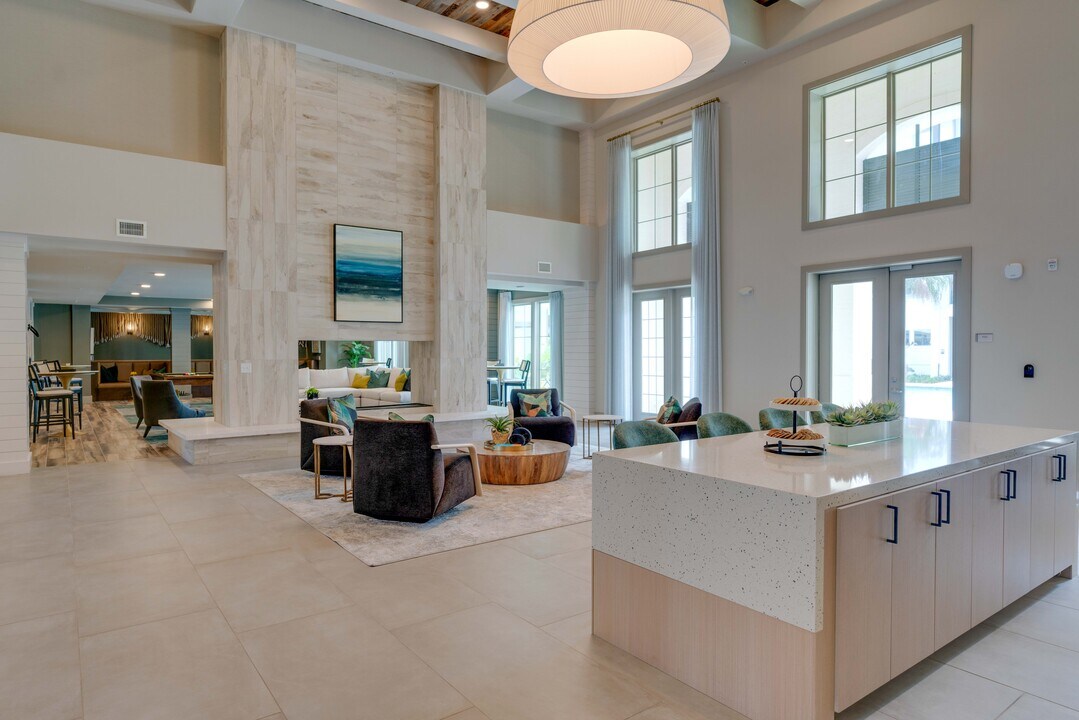 The Julington in Jacksonville, FL - Building Photo