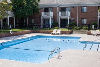 Princeton Green Apartments in Marlborough, MA - Foto de edificio - Building Photo