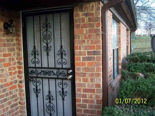 8424 Warren Dr, Unit 8424