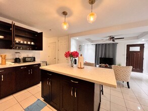 3238 Duval St in Honolulu, HI - Building Photo - Building Photo
