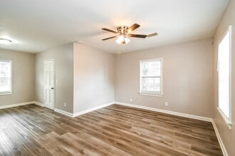 4761 Cambridge Rd in Jacksonville, FL - Building Photo - Building Photo